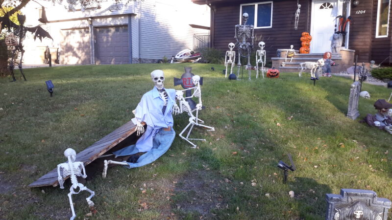 Bones Rattling Bone-rattling spooky | News, Sports, Jobs - Minot Daily News